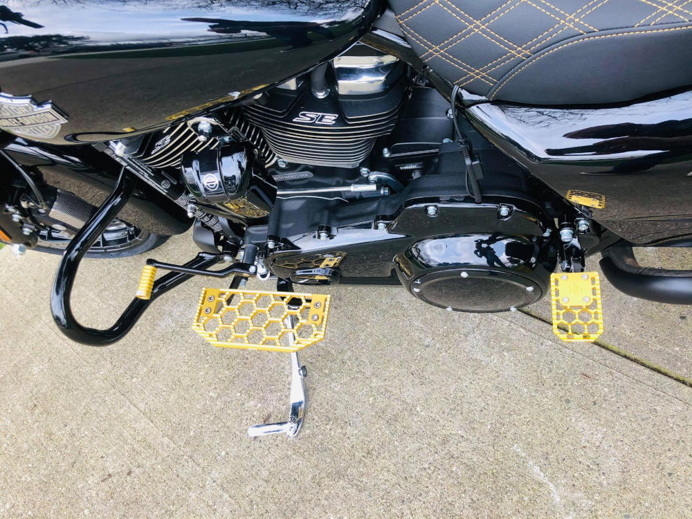 2021 Custom 2021 Harley-Davidson® Custom Road Glide™ Special - "The Bandit"!